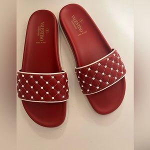 Valentino Garavani Rockstud Quilted Pool Slide Sandal in Red  EU 40 (US 9.5/10)